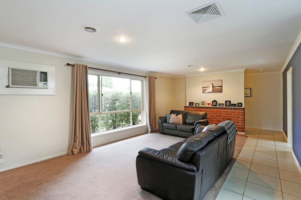 33 Cameron Crescent, Lara VIC 3212, Lara - Thumbnail 2