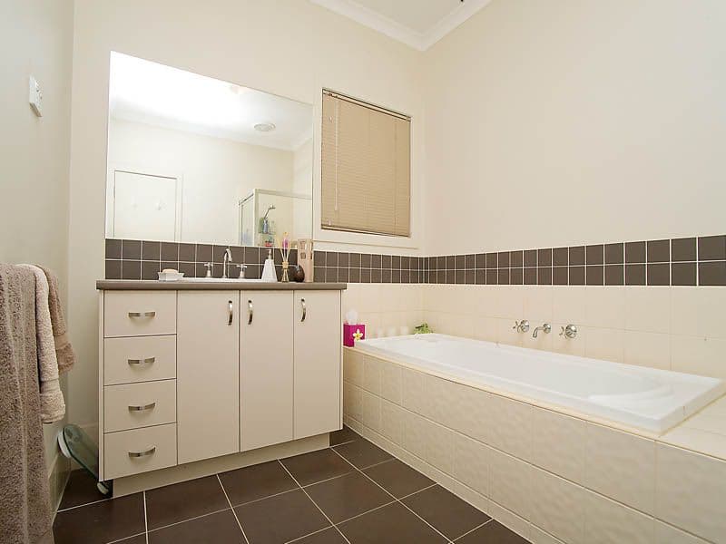 25 The Garlands, CRAIGIEBURN VIC 3064, Craigieburn - Thumbnail 6