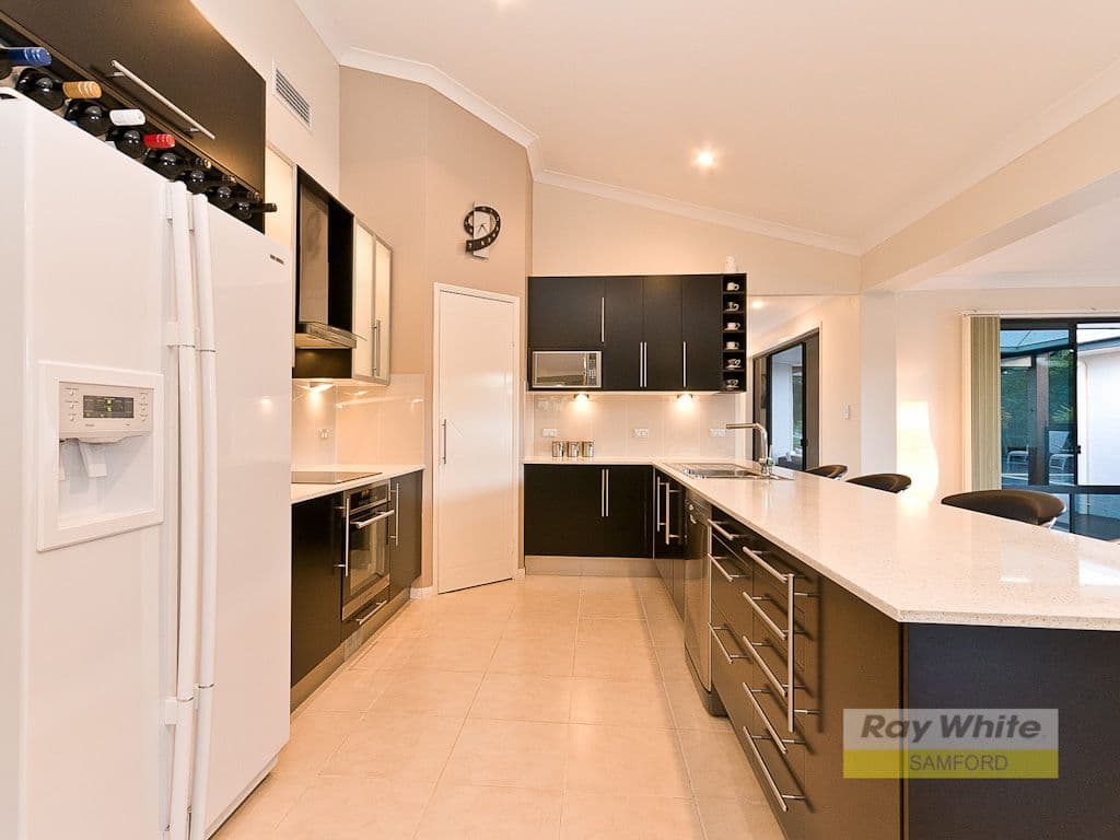 5 Meadowood Close, Highvale QLD 4520, Highvale - Thumbnail 2