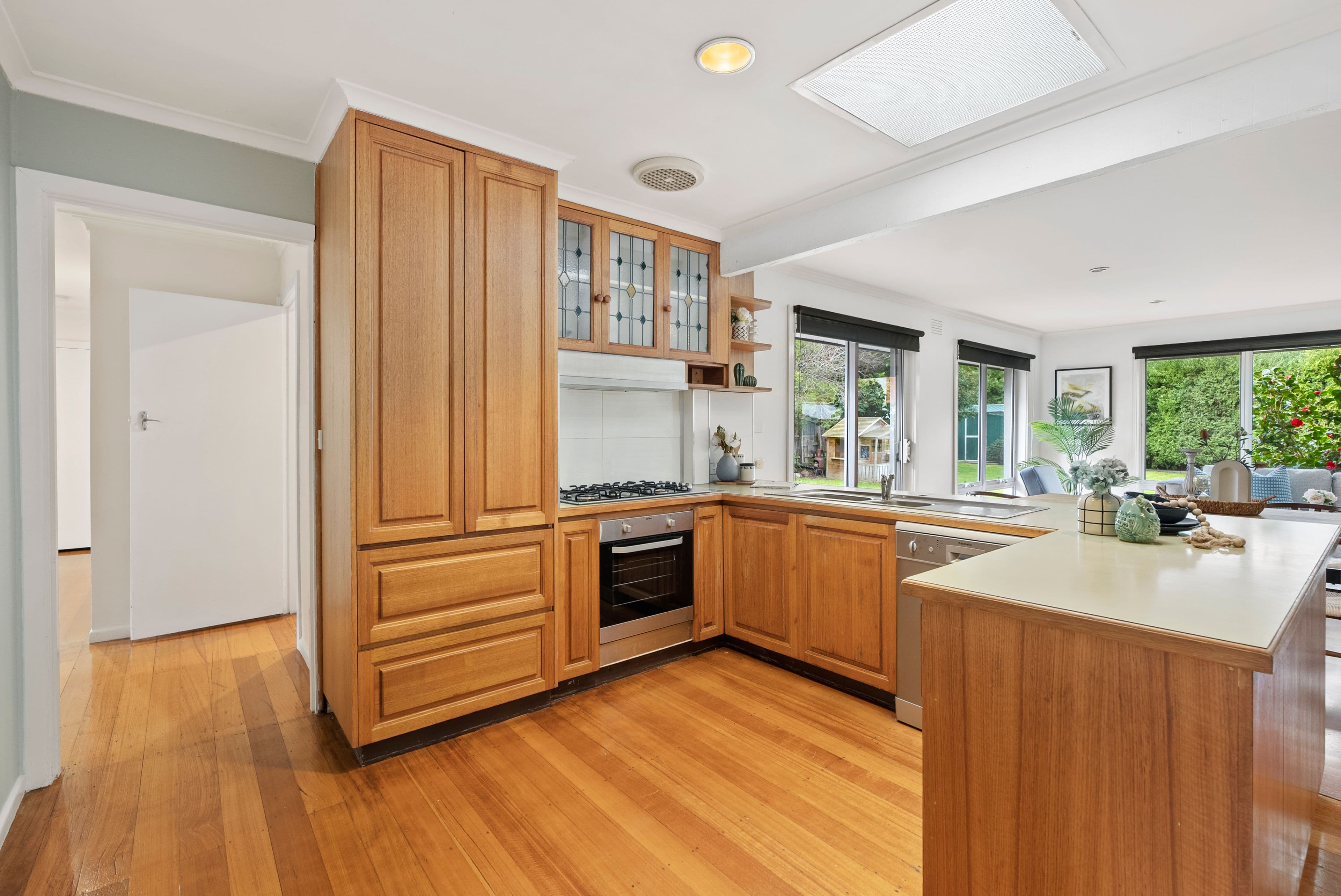 8 Rickards Avenue, Knoxfield VIC 3180, Knoxfield - Thumbnail 6