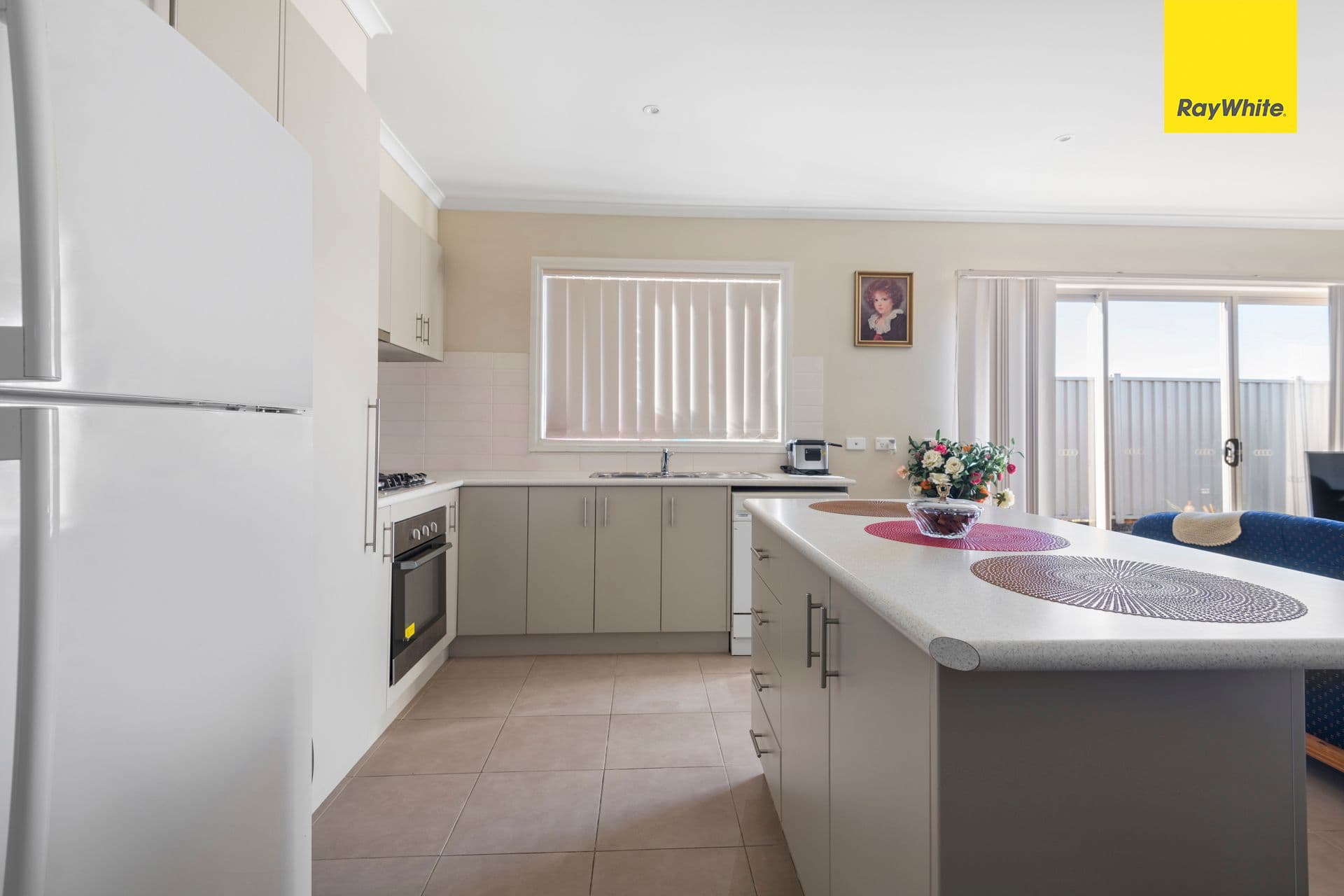 3 Austin Place, Melton South VIC 3338, Melton South - Thumbnail 8