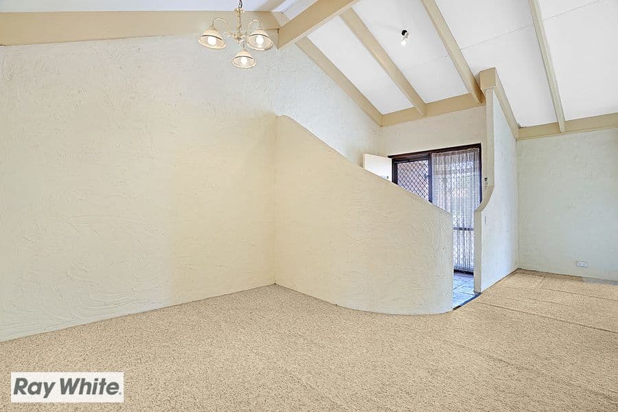 18 Illawarra Crescent North, Ballajura WA 6066, Ballajura - Thumbnail 3