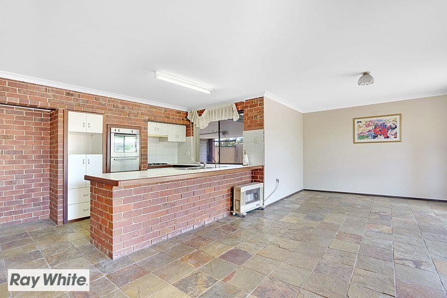 18 Illawarra Crescent North, Ballajura WA 6066, Ballajura - Thumbnail 4