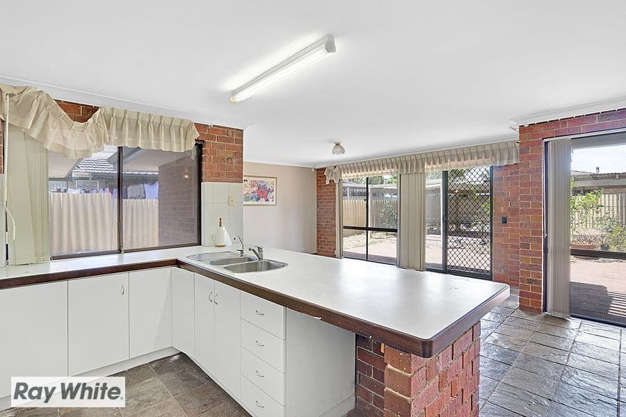 18 Illawarra Crescent North, Ballajura WA 6066, Ballajura - Thumbnail 7