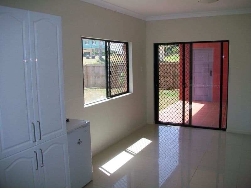 8 Phoenix Street, RUSSELL ISLAND QLD 4184, Russell Island - Thumbnail 4