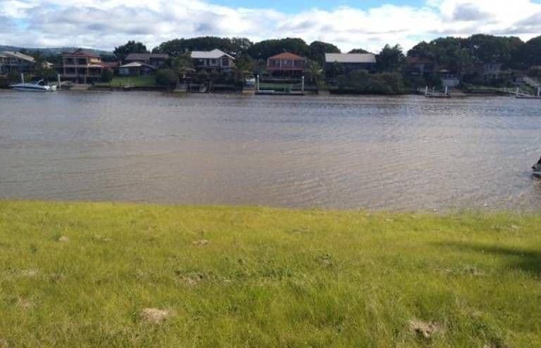 33 Sir Bruce Small Boulevard, BENOWA QLD 4217, Benowa - Thumbnail 2