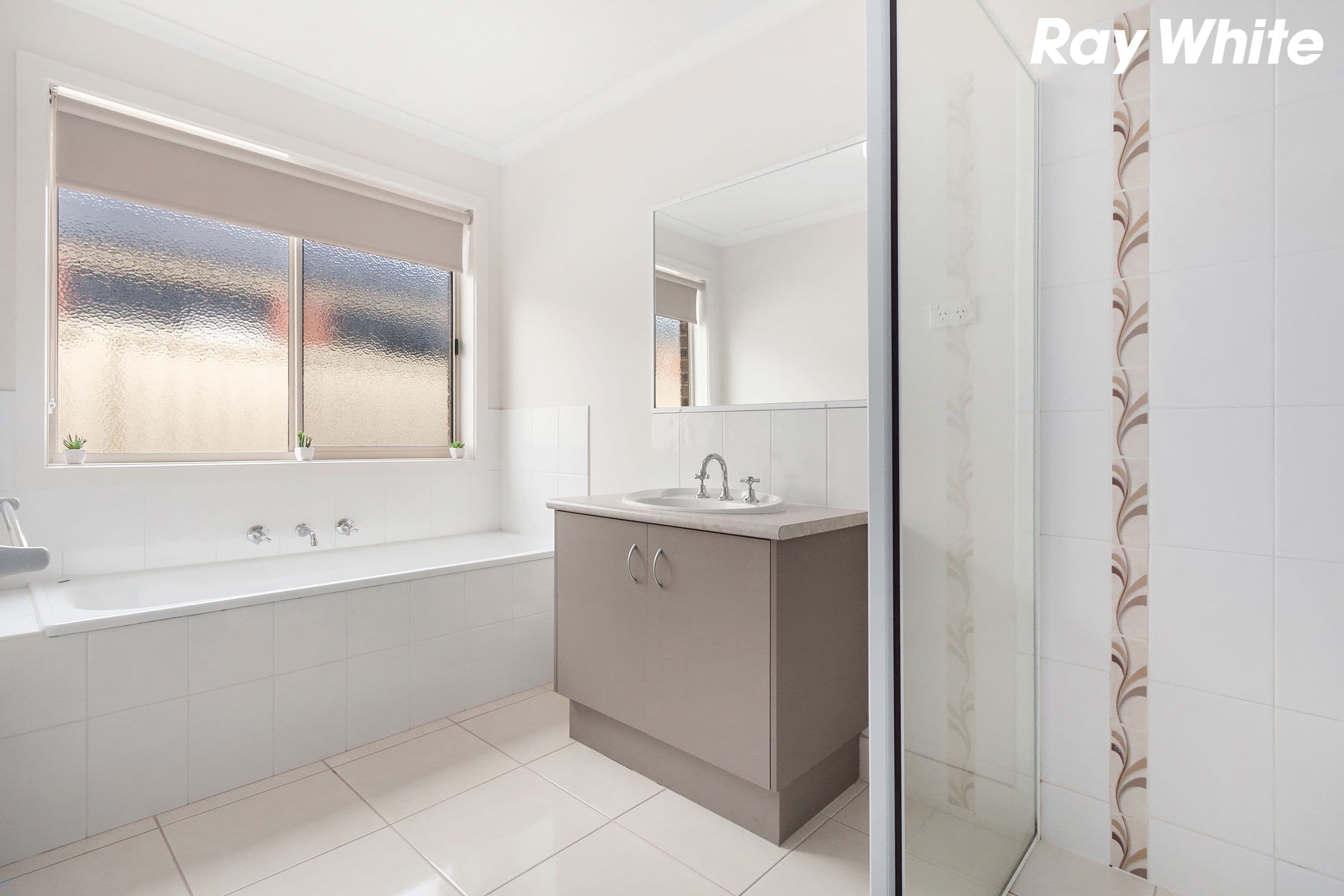 75 Bluehills Boulevard, Pakenham VIC 3810, Pakenham - Thumbnail 3