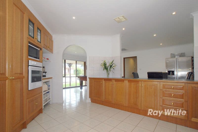 9 Kurrajong Court, CRANBOURNE NORTH VIC 3977, Cranbourne North - Thumbnail 2