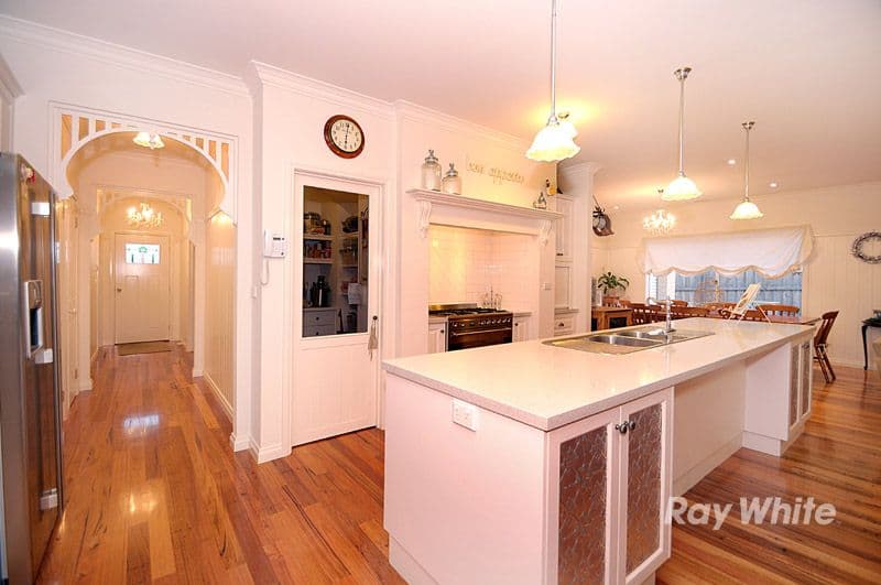9 McNair Court, BERWICK VIC 3806, Berwick - Thumbnail 2