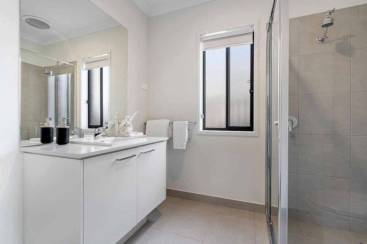 4 Roebling Street, Craigieburn VIC 3064, Craigieburn - Thumbnail 4