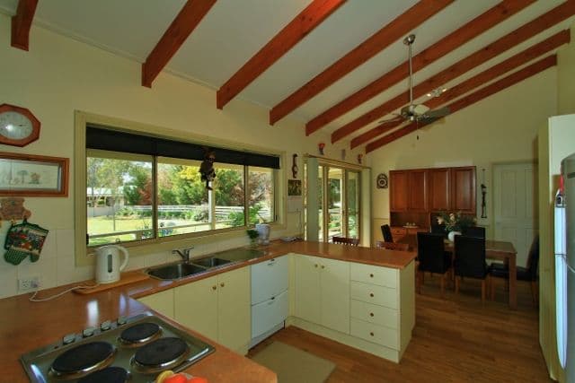 23 Wattle Drive, HEATHCOTE VIC 3523, Heathcote - Thumbnail 2