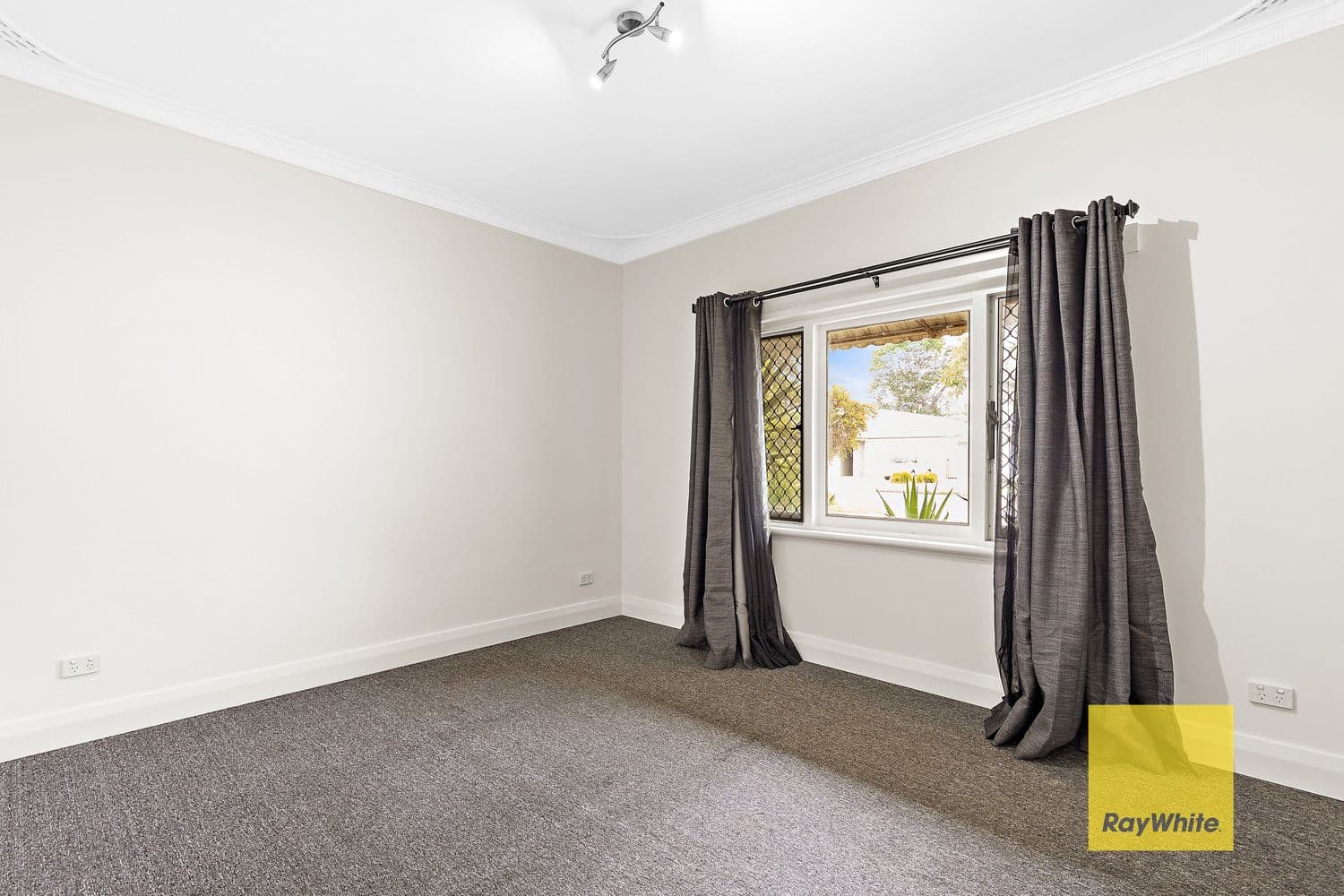 40 Martindale Avenue, Thornlie WA 6108, Thornlie - Thumbnail 8