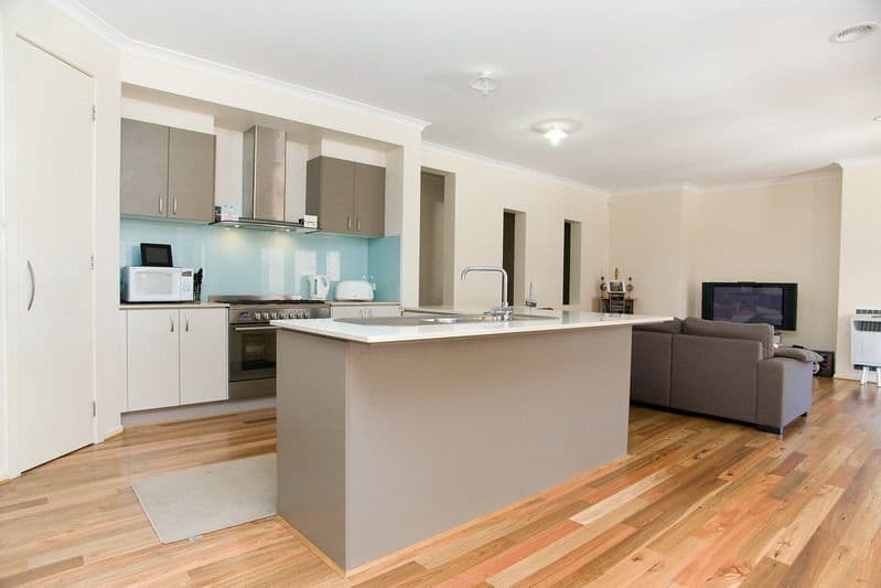 24 Inverloch Street, EPPING VIC 3076, Epping - Thumbnail 2