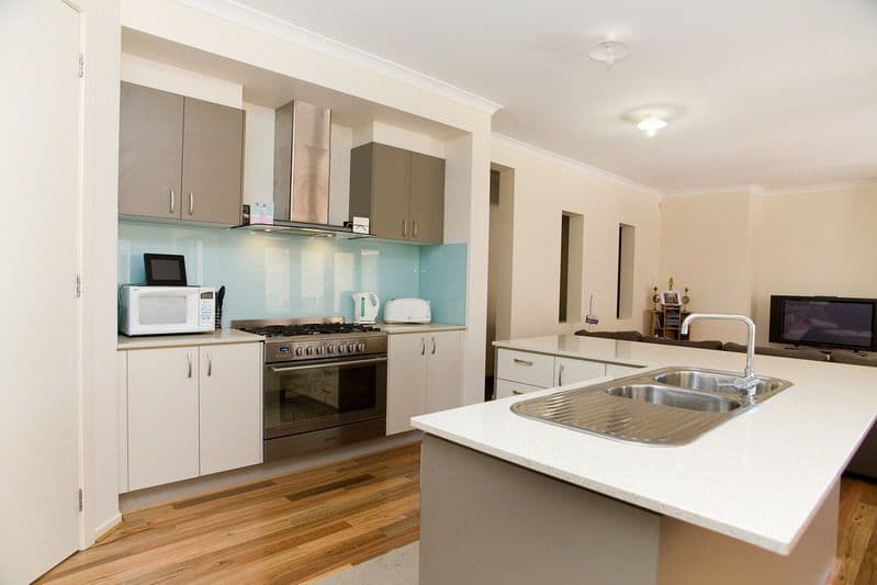 24 Inverloch Street, EPPING VIC 3076, Epping - Thumbnail 5