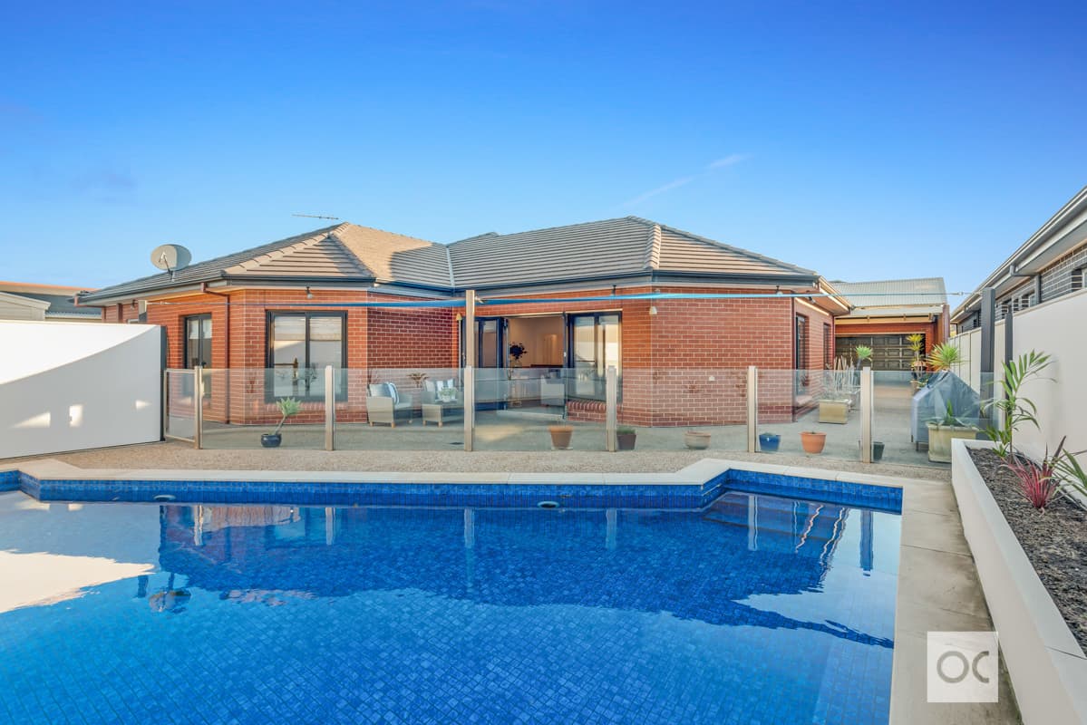 4 Huntington Avenue, Fulham - Image 1