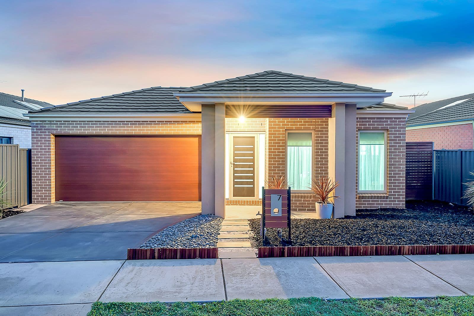7 Cradle Mountain Drive, Craigieburn VIC 3064, Craigieburn - Image 1
