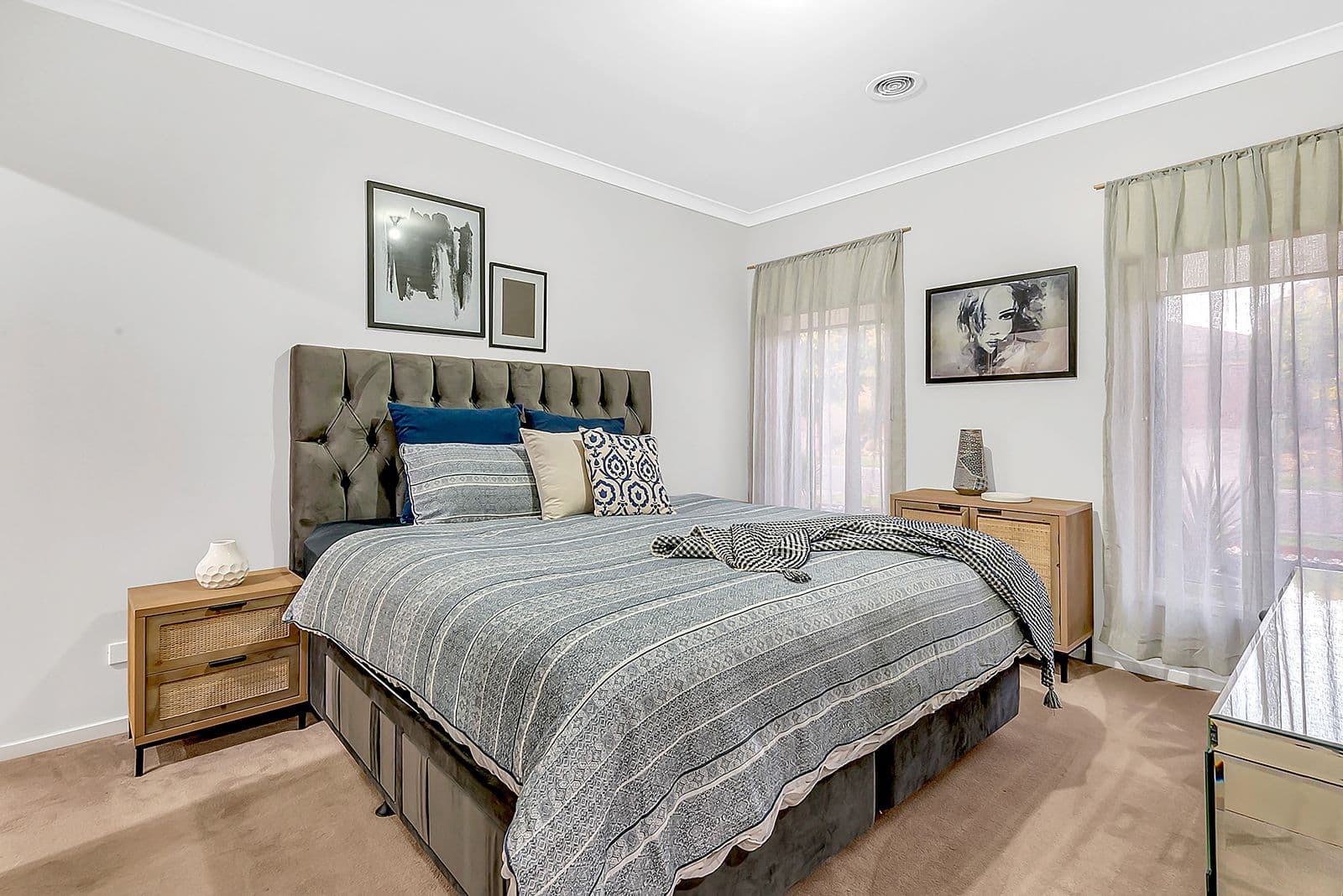 7 Cradle Mountain Drive, Craigieburn VIC 3064, Craigieburn - Thumbnail 2