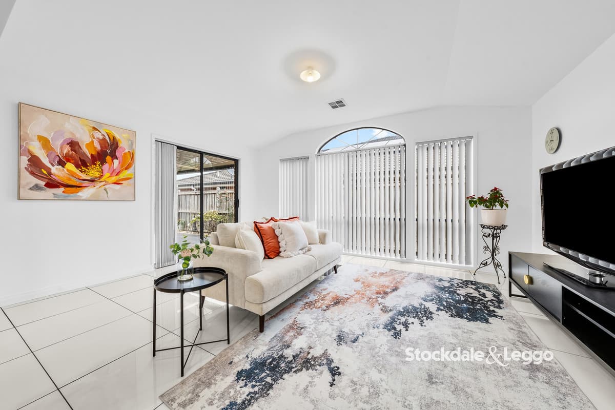 51 Riviera Drive, Berwick VIC 3806, Berwick - Thumbnail 4