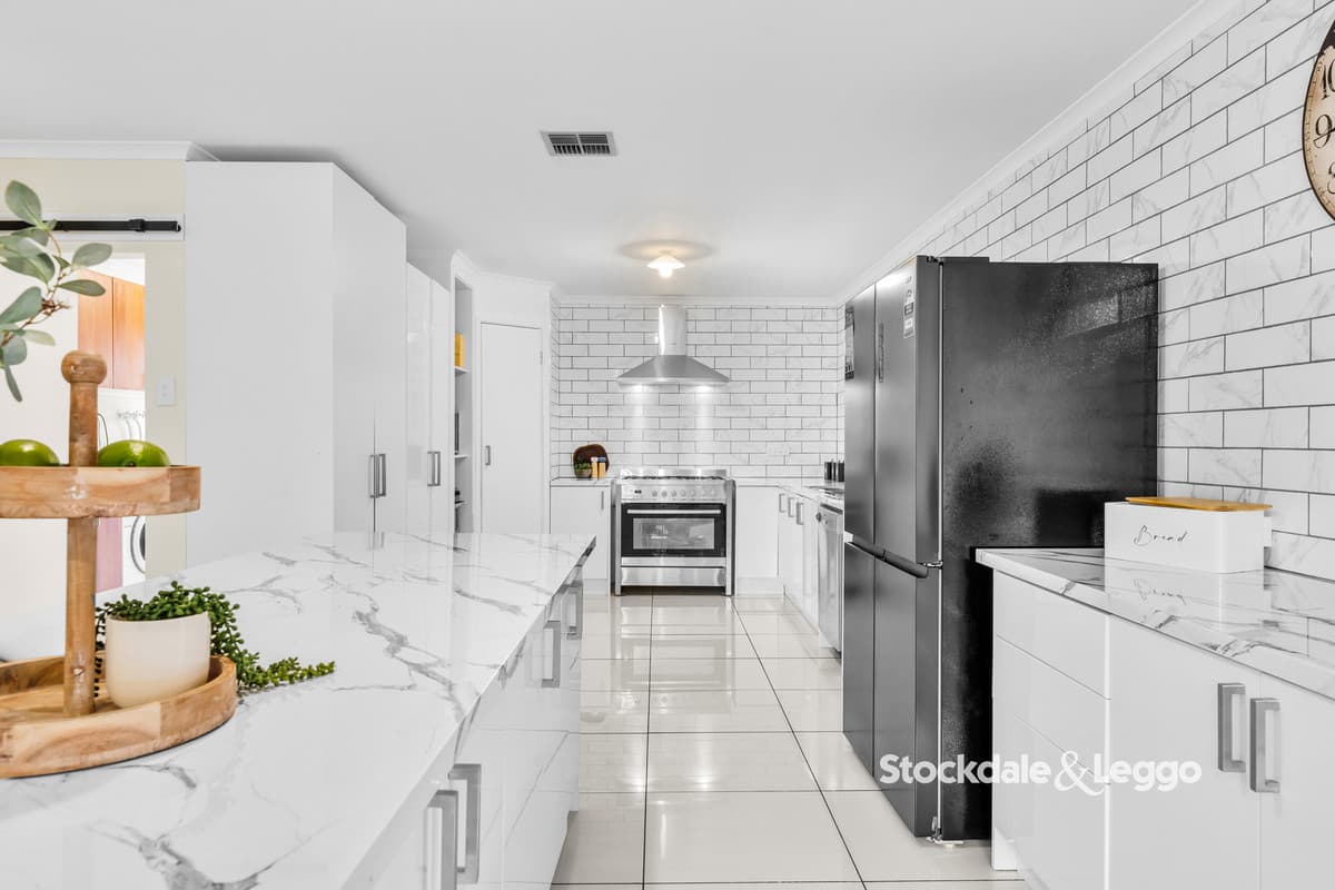 51 Riviera Drive, Berwick VIC 3806, Berwick - Thumbnail 7