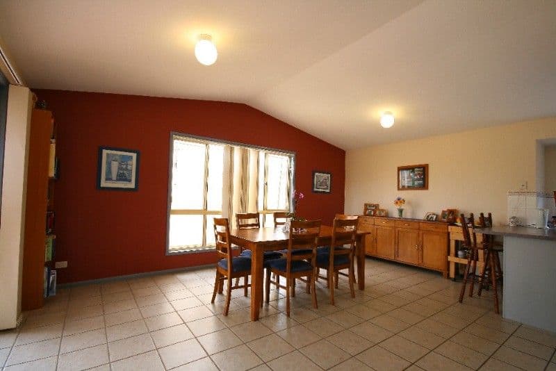 6 Sundar Crescent, TANAH MERAH QLD 4128, Ripley - Thumbnail 5