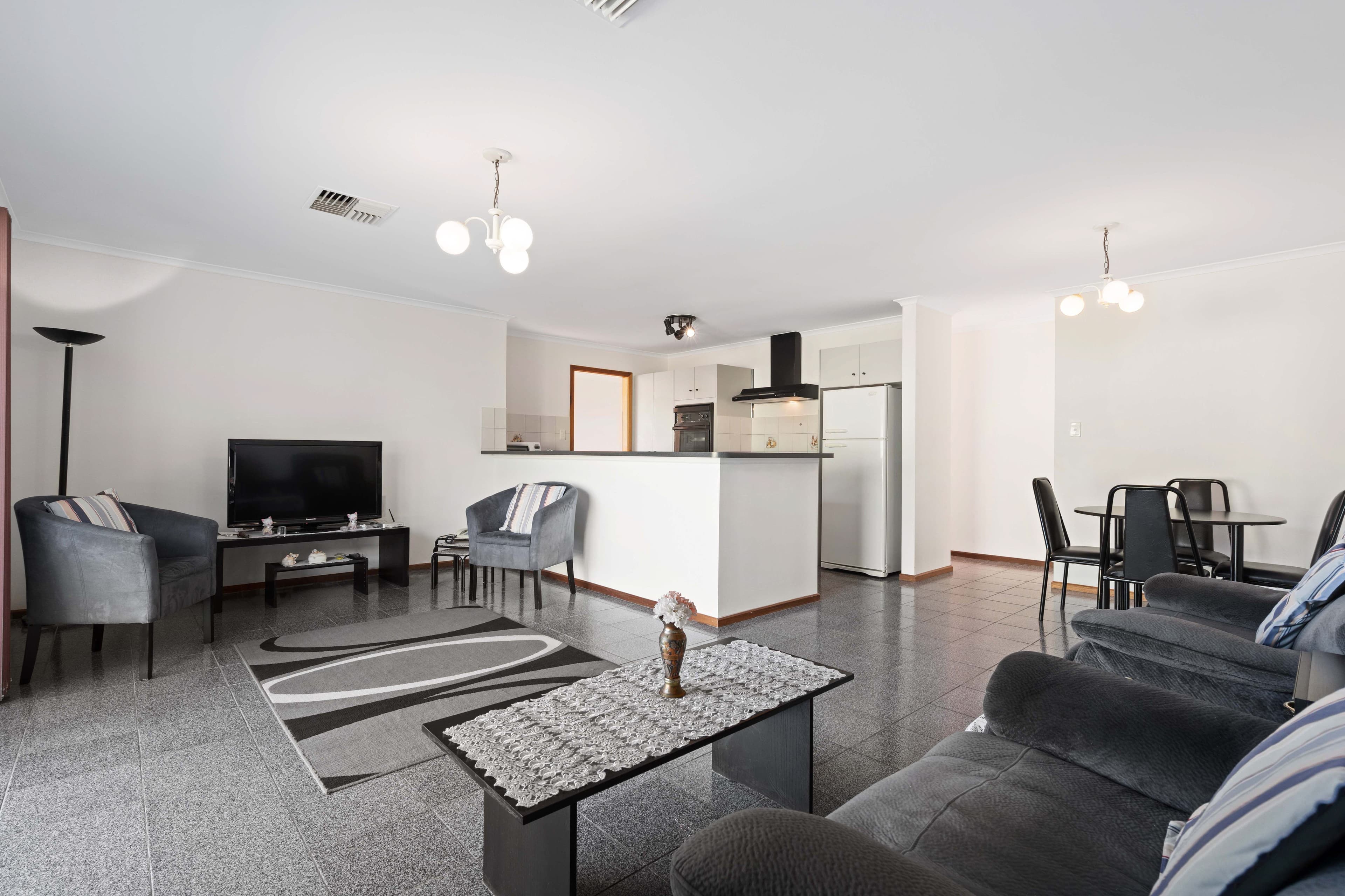5 Luderitz Close, Hallett Cove SA 5158, Hallett Cove - Thumbnail 5