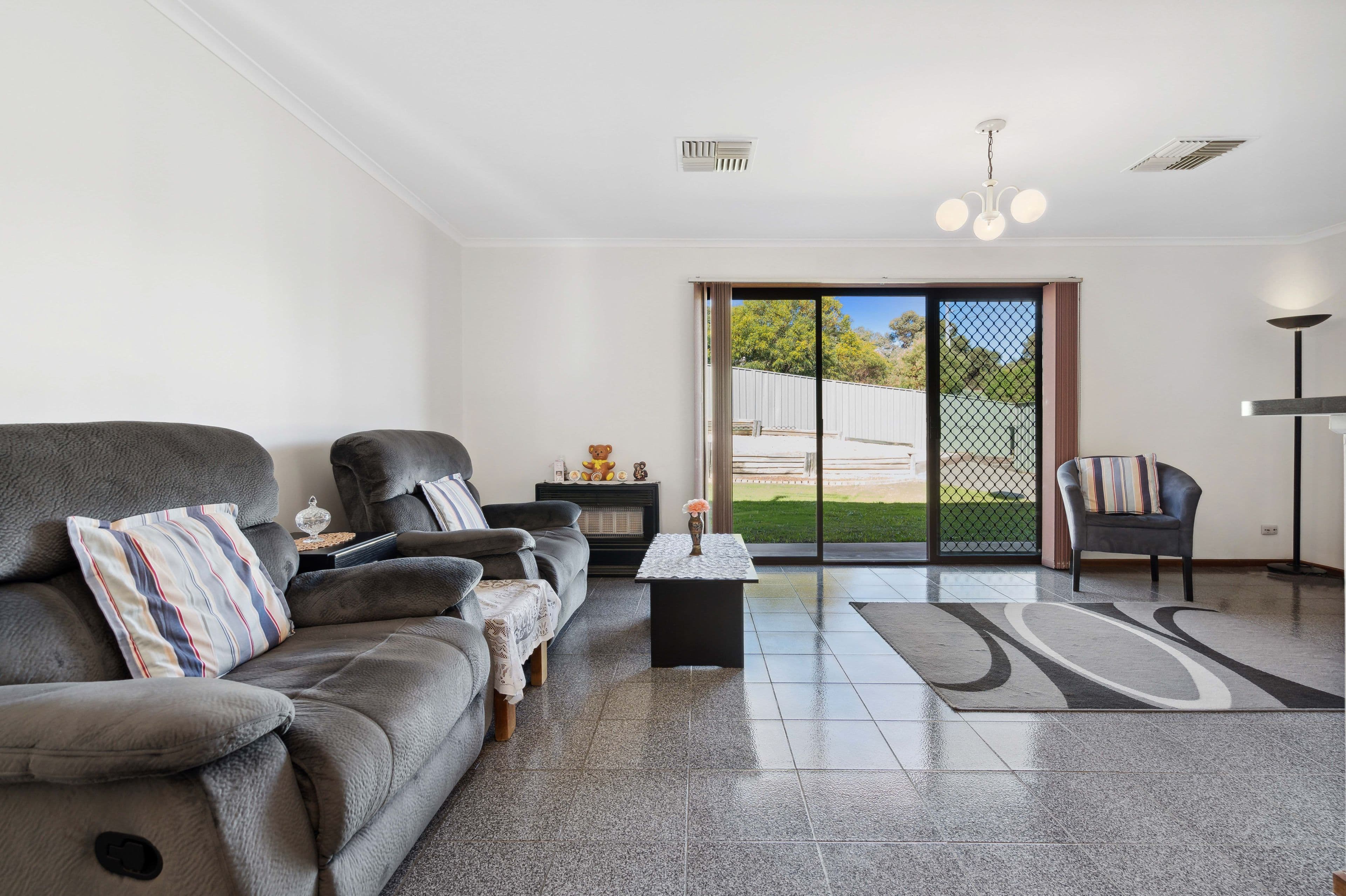 5 Luderitz Close, Hallett Cove SA 5158, Hallett Cove - Thumbnail 6