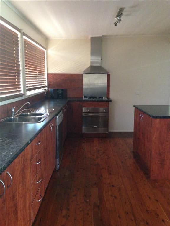 8-10 Laman Street, Roma QLD 4455, Roma - Thumbnail 4