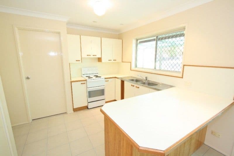 12 Sauterne Street, THORNLANDS QLD 4164, Thornlands - Thumbnail 2