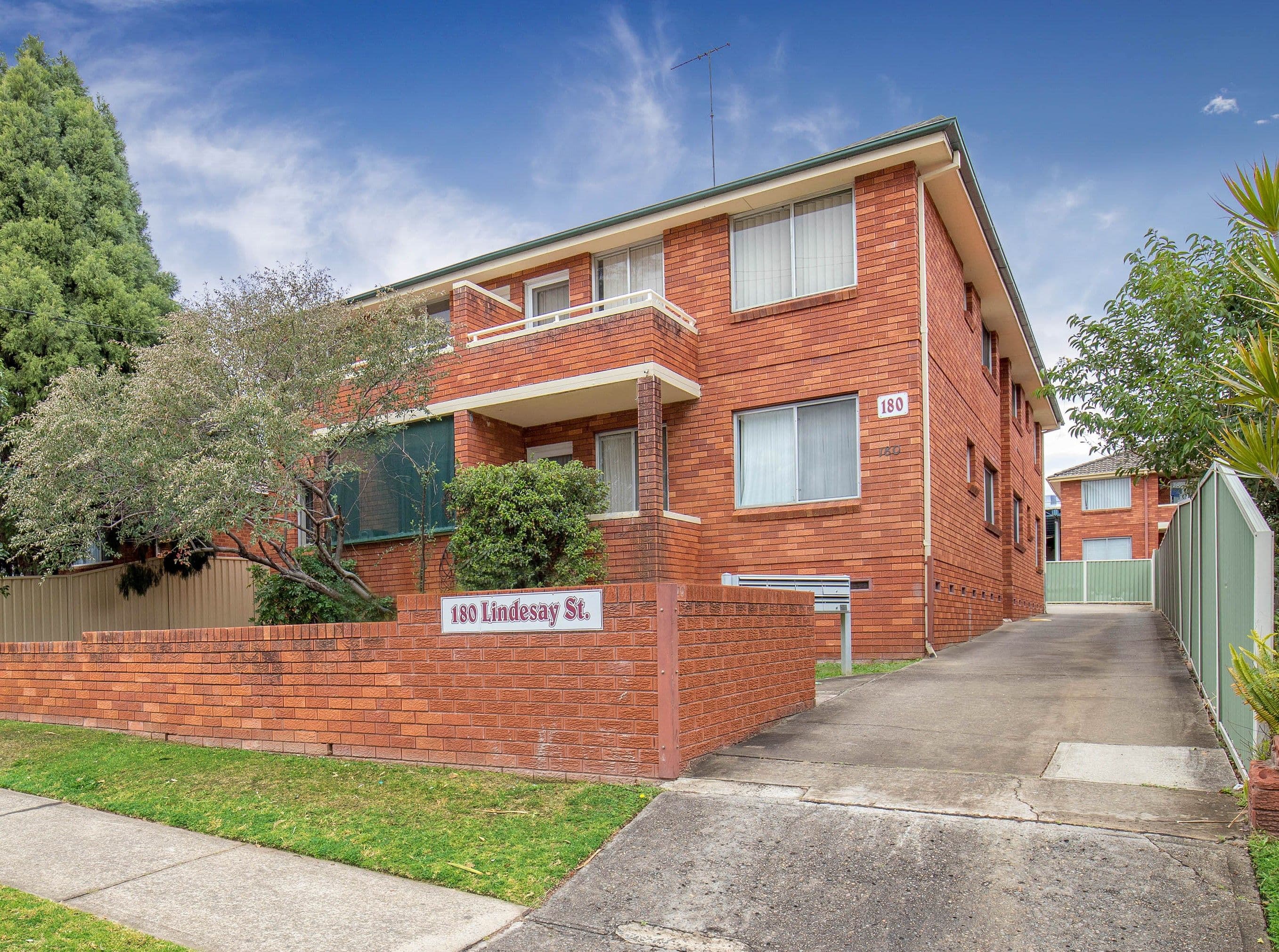 180 Lindesay Street, Campbelltown NSW 2560, Campbelltown - Thumbnail 2