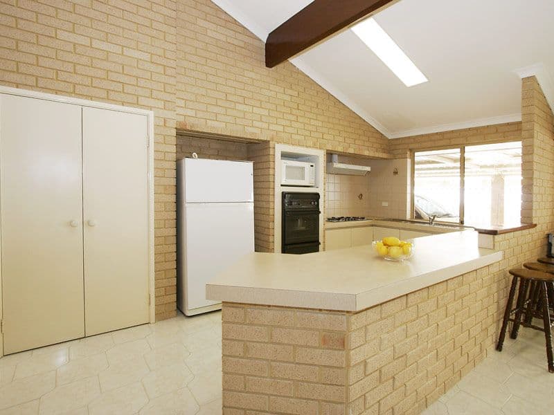 14 Embassy Court, THORNLIE WA 6108, Thornlie - Thumbnail 5