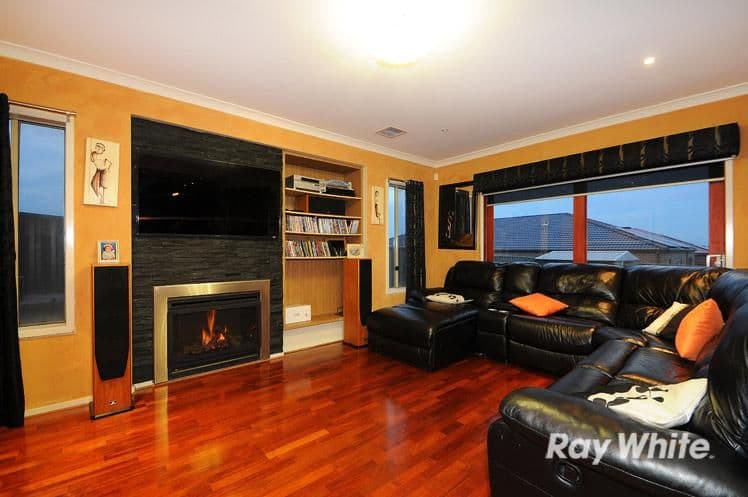 21 Wiltshire Avenue, Cranbourne East VIC 3977, Cranbourne East - Thumbnail 4