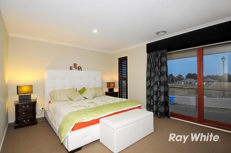21 Wiltshire Avenue, Cranbourne East VIC 3977, Cranbourne East - Thumbnail 5