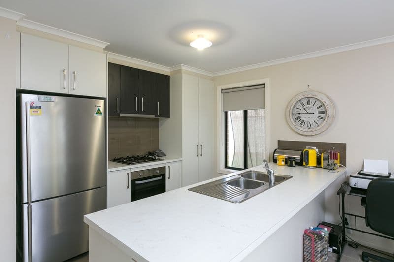 1 Lily Place, Kangaroo Flat VIC 3555, Kangaroo Flat - Thumbnail 2