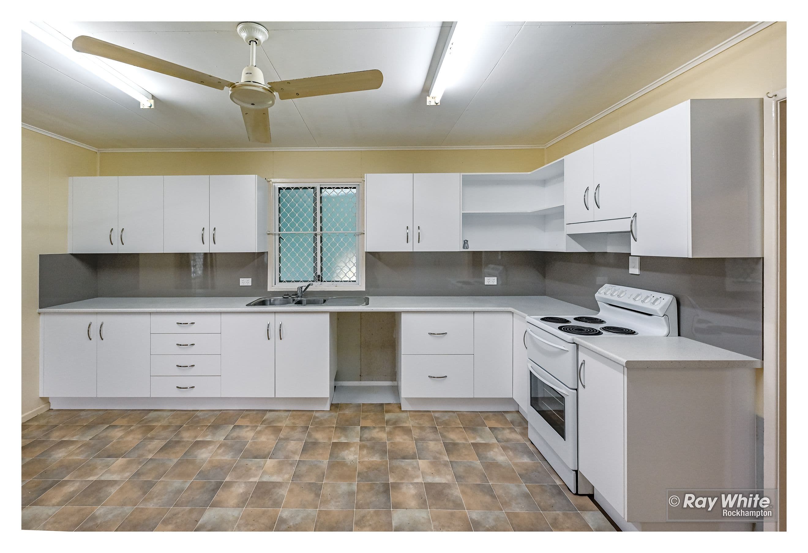 68 Leamington Street, Berserker QLD 4701, Berserker - Thumbnail 2