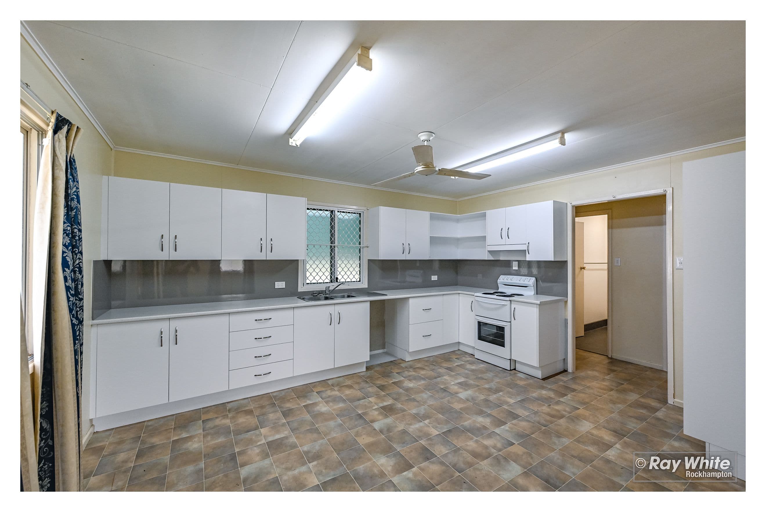 68 Leamington Street, Berserker QLD 4701, Berserker - Thumbnail 3