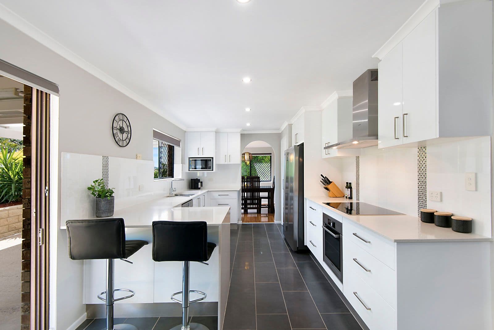 6 Brownleaf Street, Mansfield QLD 4122, Mansfield - Thumbnail 2