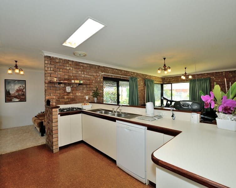 13 Waterway Boulevard, Doreen, Doreen - Thumbnail 3