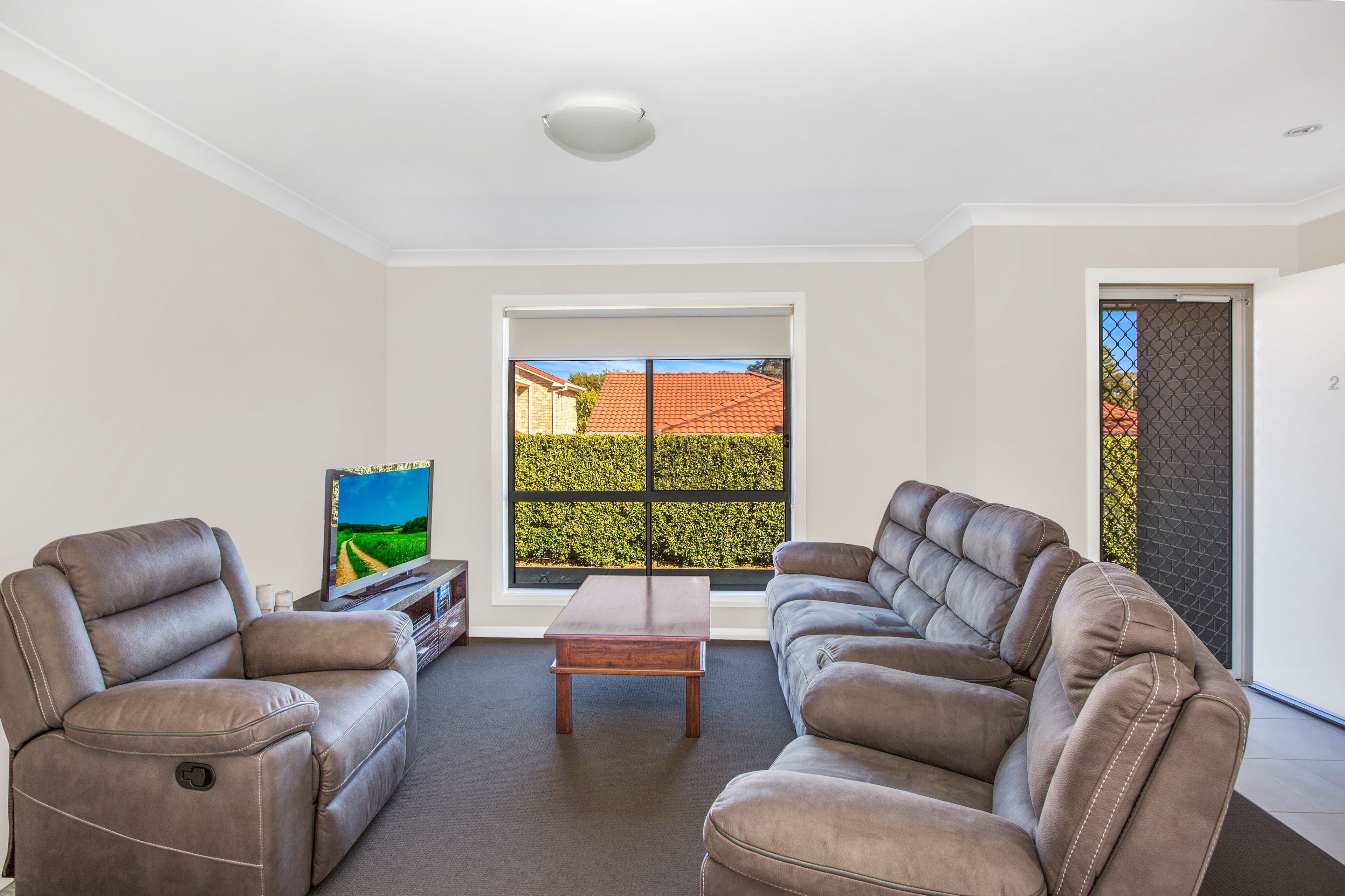 2 Holmes Avenue, Toukley NSW 2263, Toukley - Thumbnail 2