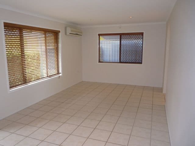 33 Kallista Road, ROCHEDALE SOUTH QLD 4123, Rochedale South - Thumbnail 4