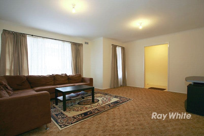 10 David Avenue, CRANBOURNE VIC 3977, Cranbourne - Thumbnail 2
