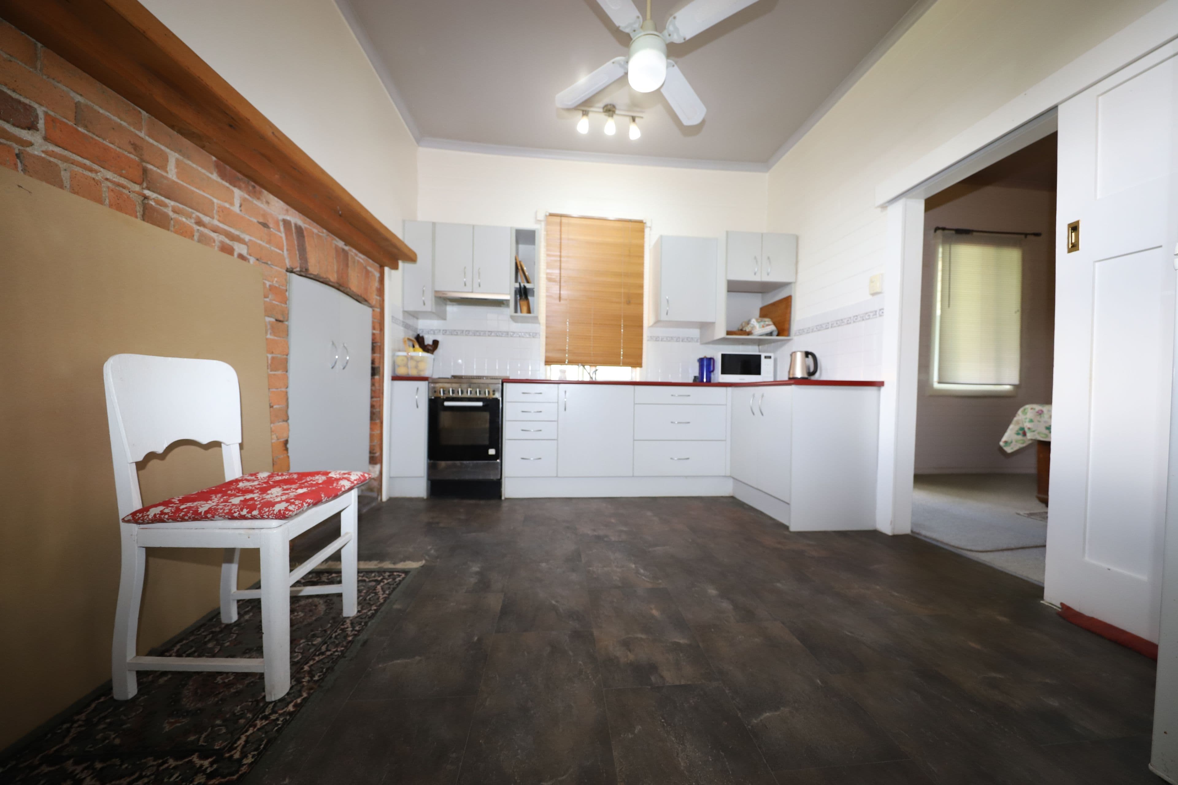 10 Vyner Street, Tumut NSW 2720, Tumut - Thumbnail 7