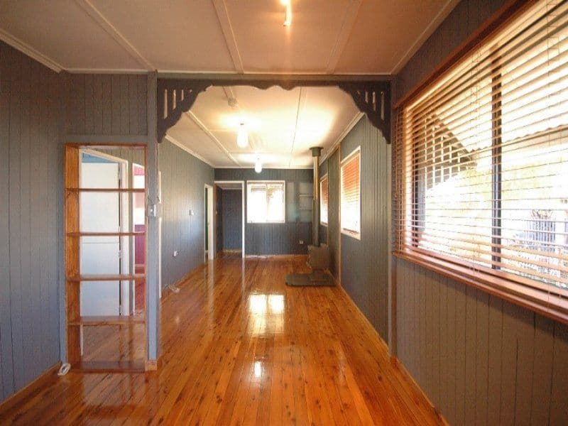 19 Victory Street, Newtown QLD 4350, Newtown - Thumbnail 2