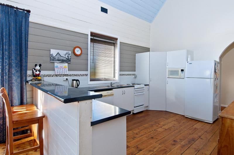 4 Robertson Street, HELENSBURGH NSW 2508, Helensburgh - Thumbnail 3