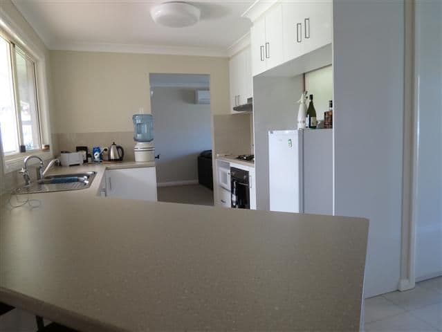 19 Alexander Avenue, ROMA QLD 4455, Roma - Thumbnail 4