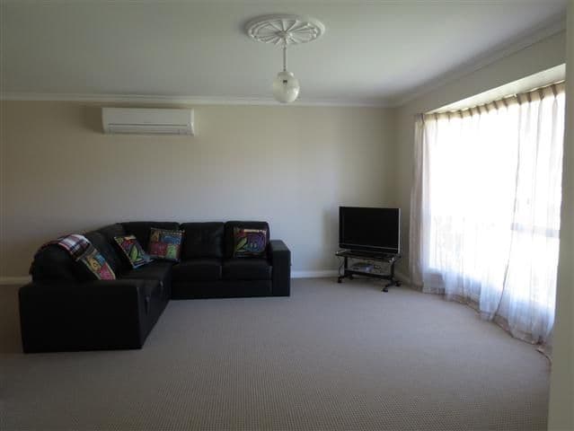 19 Alexander Avenue, ROMA QLD 4455, Roma - Thumbnail 7