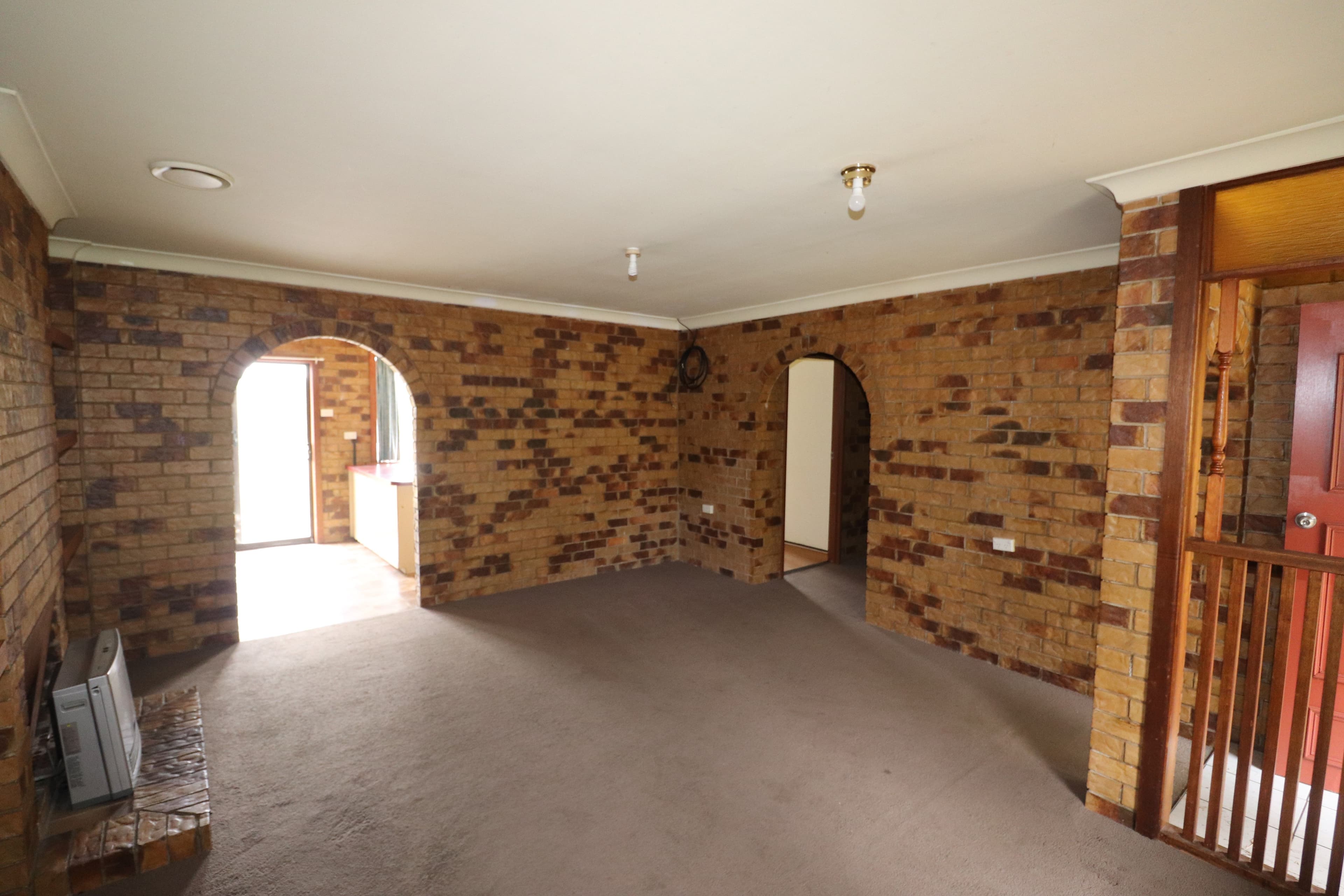 12 Bates Avenue, Glen Innes NSW 2370, Glen Innes - Thumbnail 3