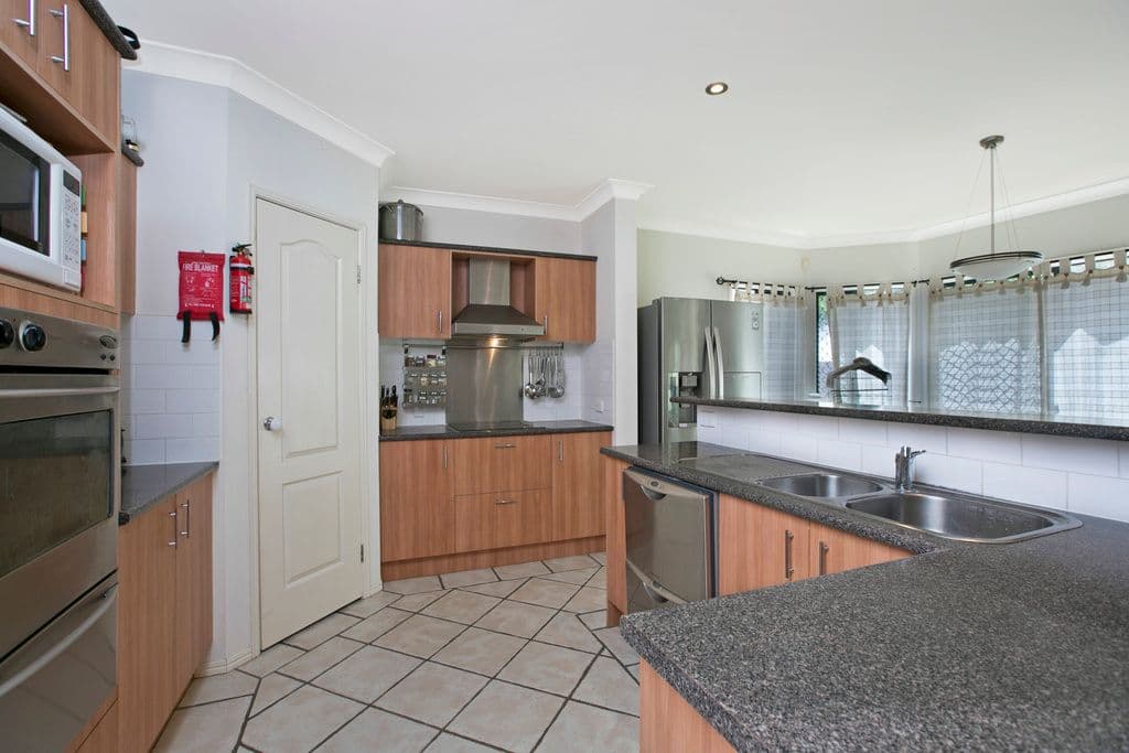 76 Senden Crescent, MANLY WEST QLD 4179, Manly West - Thumbnail 3