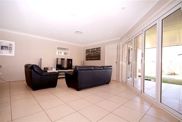 14 Underwood Grove, Kardinya, WA, 6163, Kardinya - Thumbnail 3