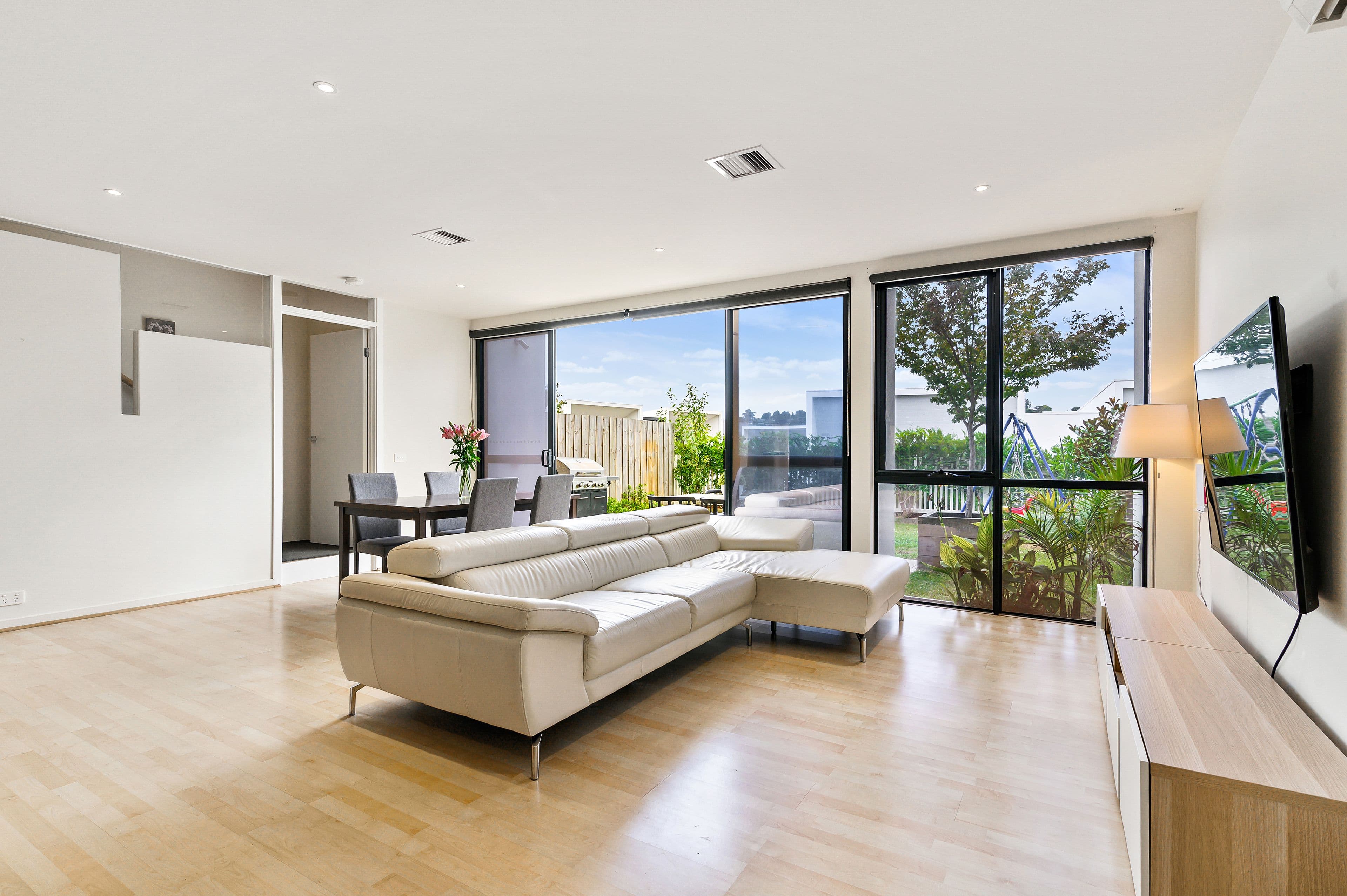 3 Bardaster Boulevard, Chirnside Park VIC 3116, Chirnside Park - Thumbnail 2