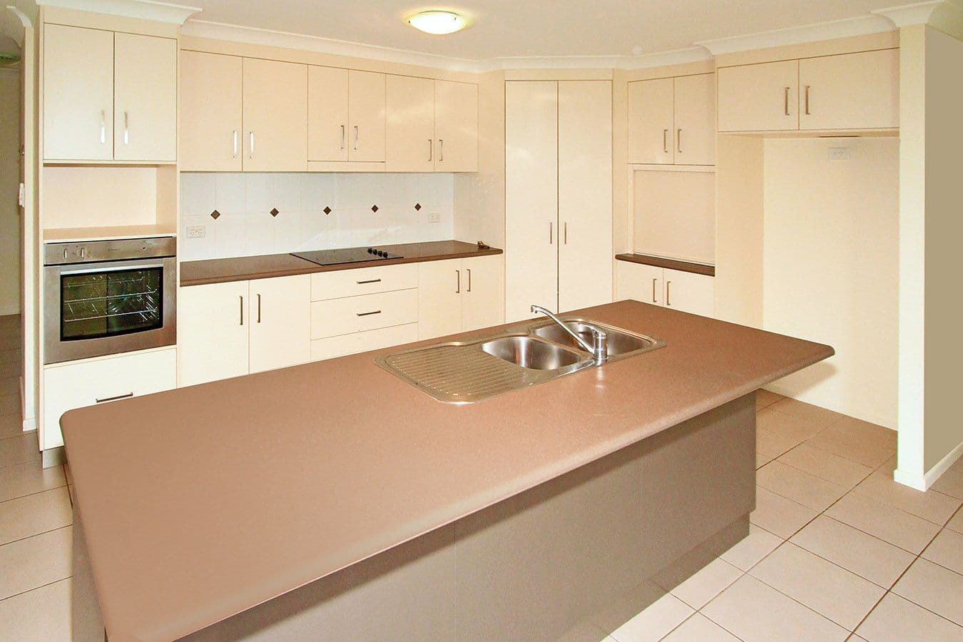 1 Seashell Court, LAMMERMOOR QLD 4703, Lammermoor - Thumbnail 2